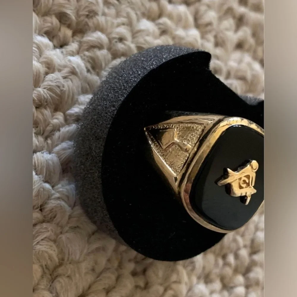 Sold 10k Masonic Gold Ring Size 12//7.1 grams - Picture 4 of 4